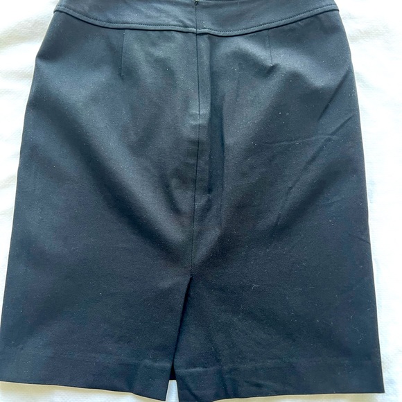 ❤️ Banana Republic mini skirt in black - Picture 3 of 4